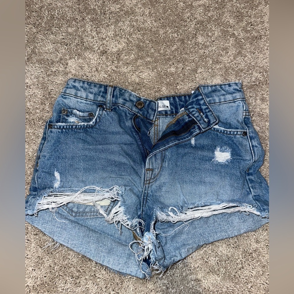 Zara Ripped Jean Shorts Size 4